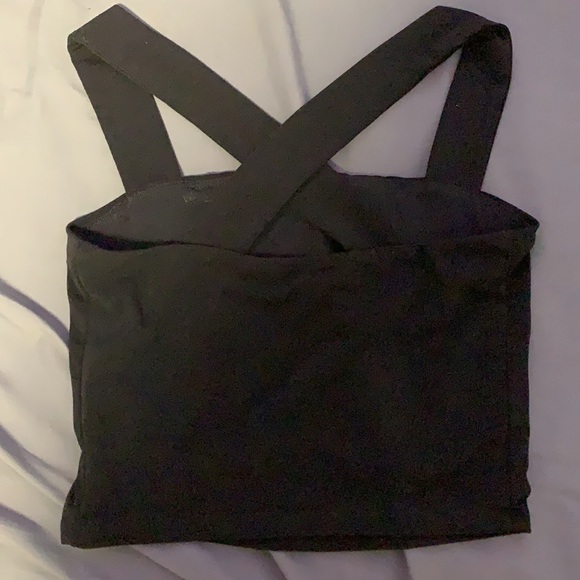 Cross Back Cropped Tank Top - Picture 2 of 3